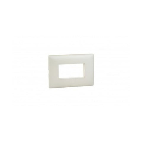 Legrand Myrius Pearl White Plate 3 M 6763 62 