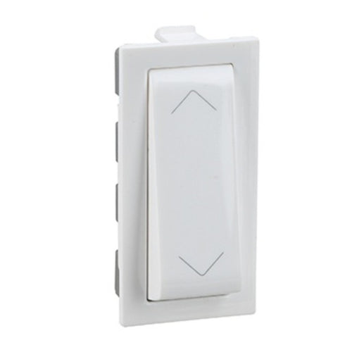 Legrand Britzy 6A SP Switch 2 Way 1 Module 6734 02